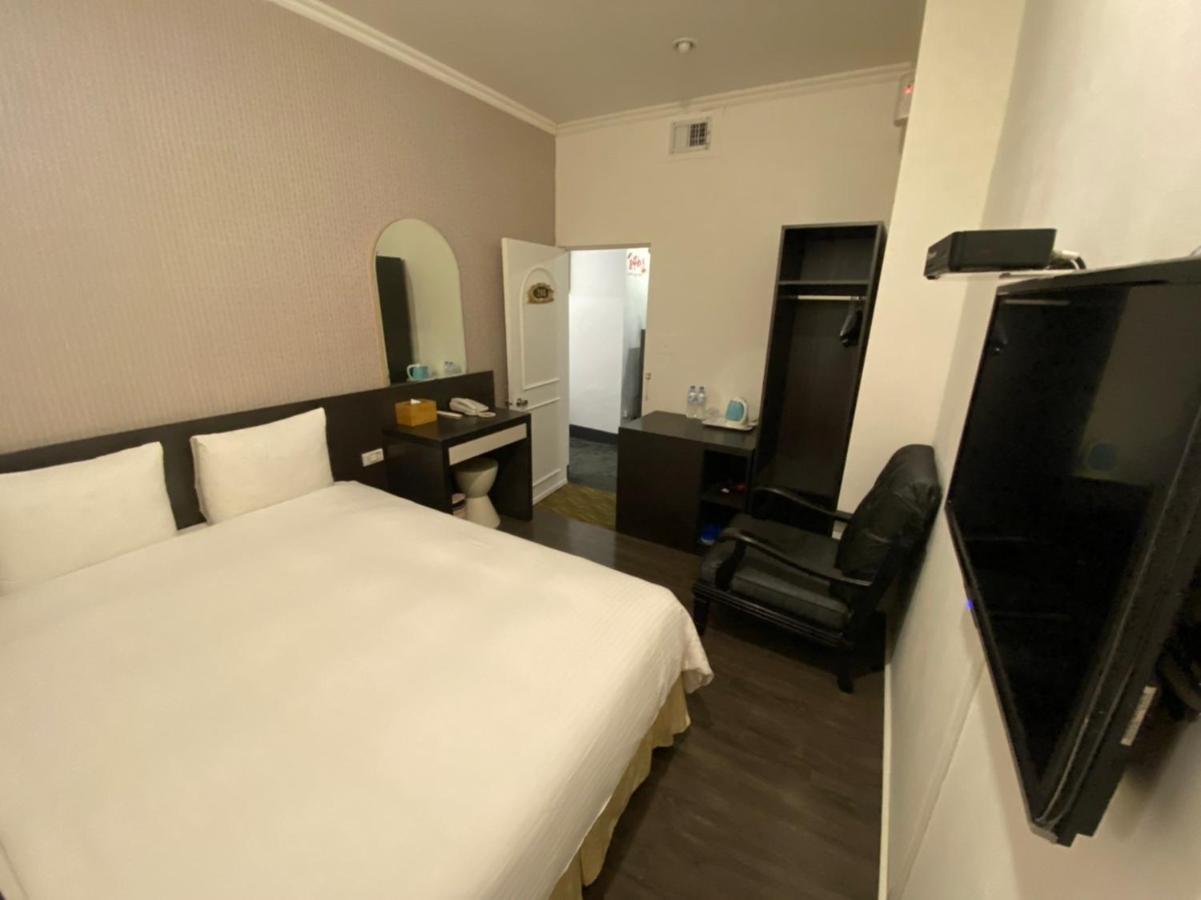 Queens Hotel Taipei Bagian luar foto