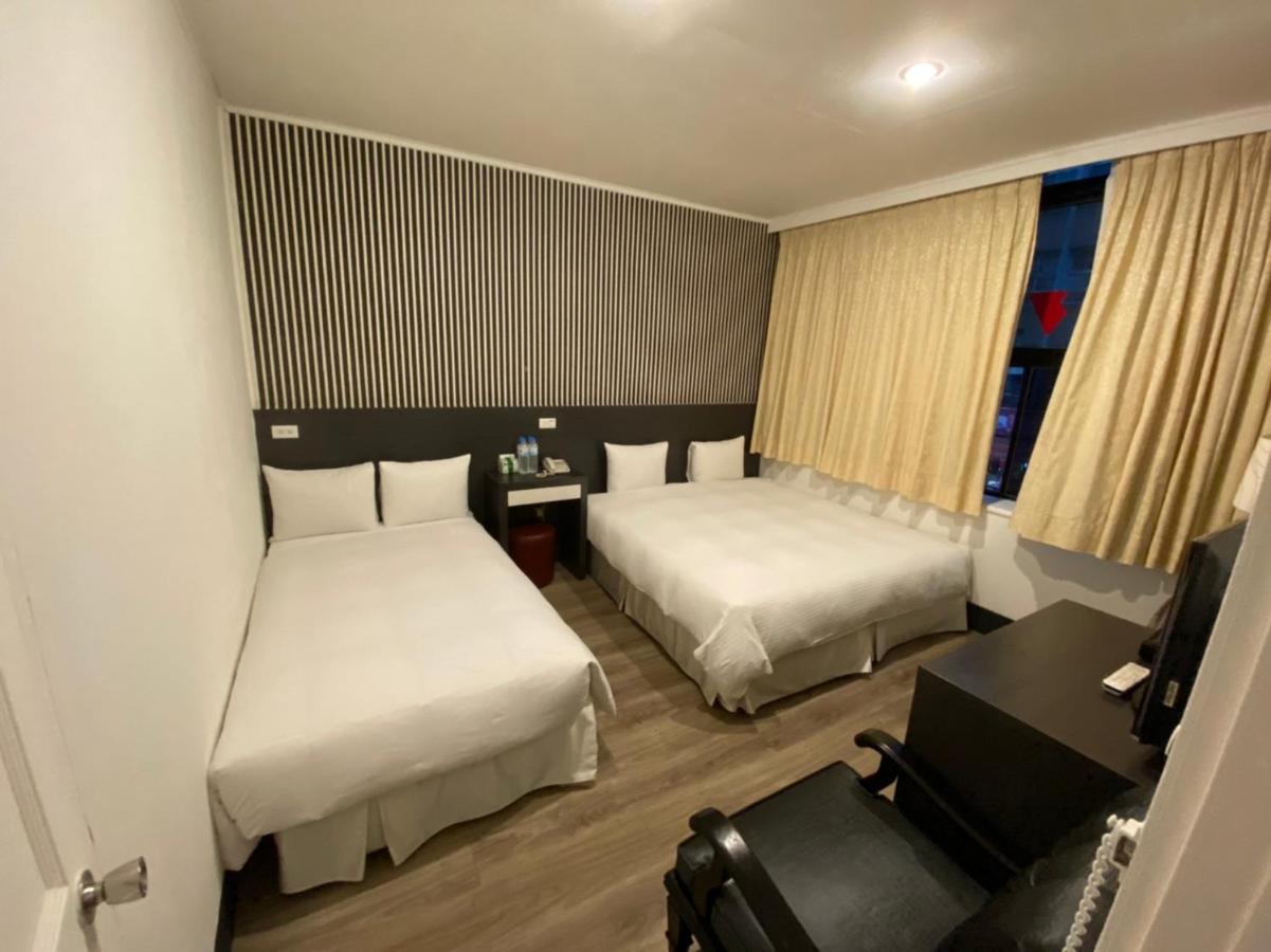 Queens Hotel Taipei Bagian luar foto
